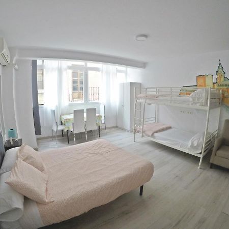Mesonhomes Suites Center - Stay & Work Гранада Екстериор снимка