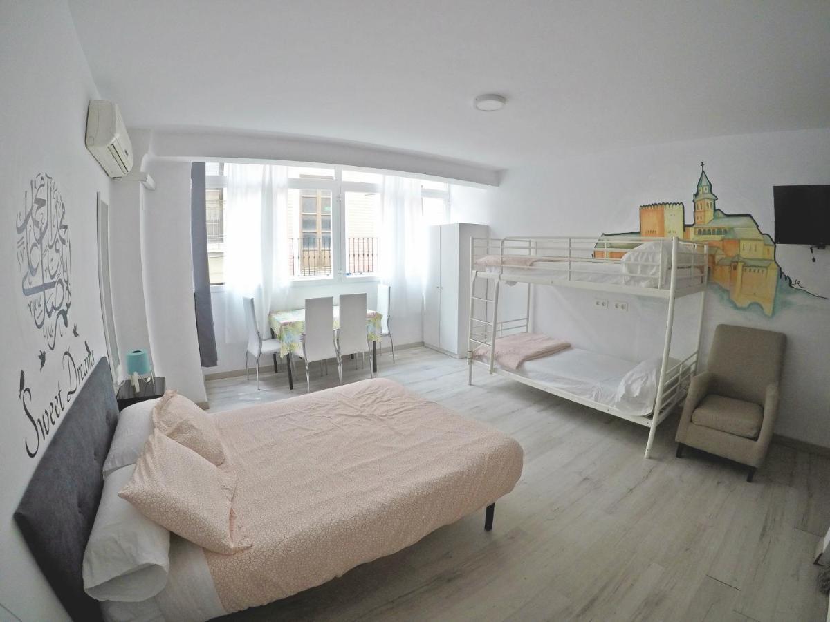 Mesonhomes Suites Center - Stay & Work Гранада Екстериор снимка