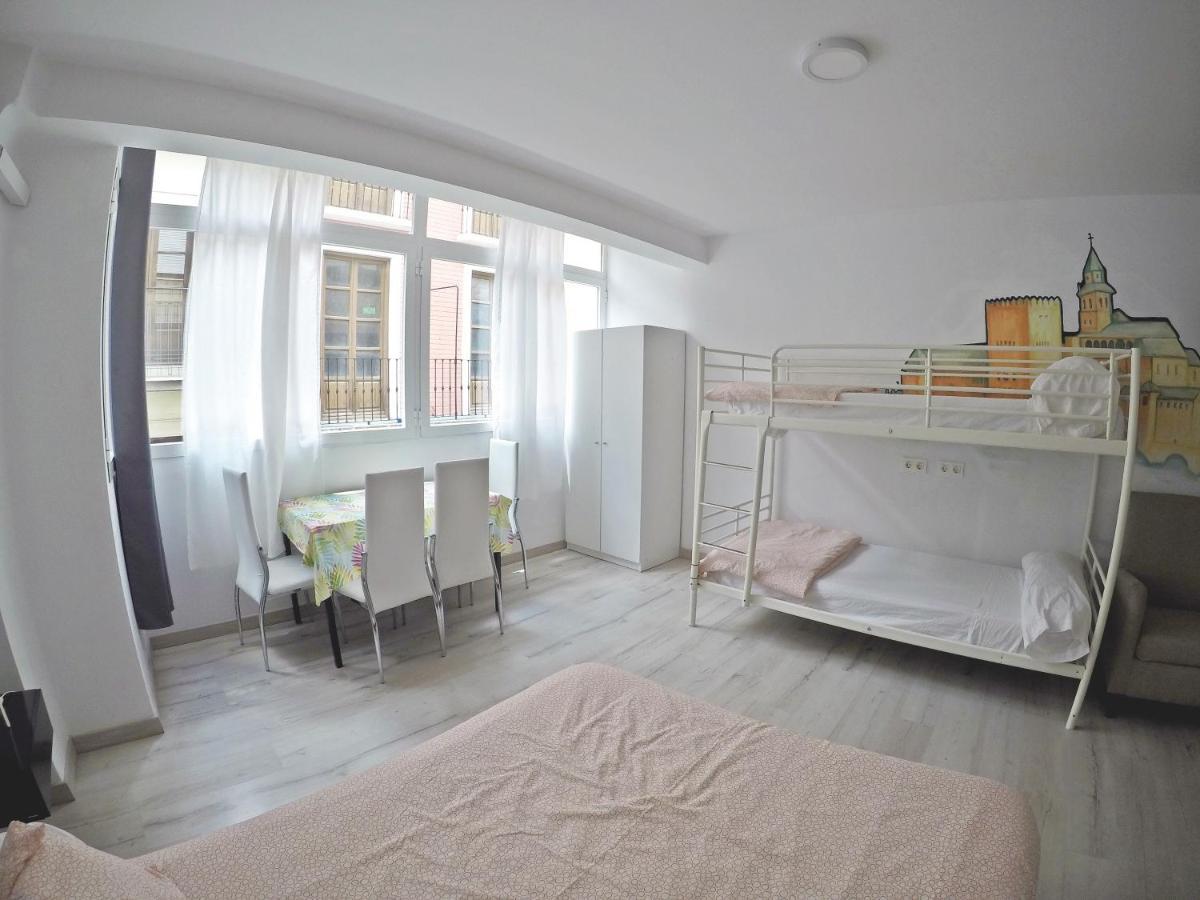 Mesonhomes Suites Center - Stay & Work Гранада Екстериор снимка