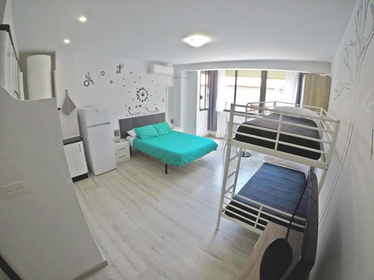 Mesonhomes Suites Center - Stay & Work Гранада Екстериор снимка